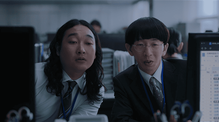 WEB招待状ヨブナラCM画像④若手社員を気遣う二人